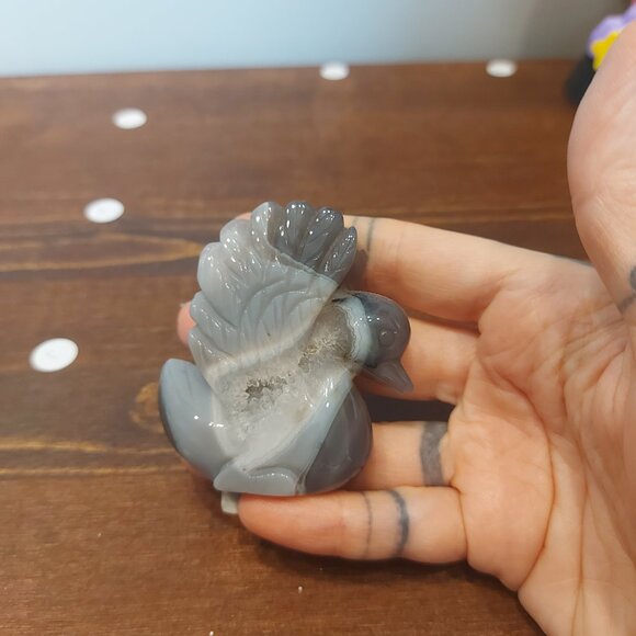 Gorgeous Gray Agate & Druzy Swan - Picture 9 of 11